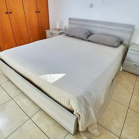 Golden Sunset Apartment Kissonerga