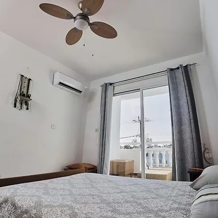 Golden Sunset Apartment *