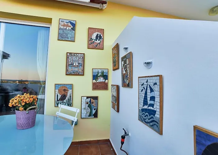 Διαμέρισμα Golden Sunset *